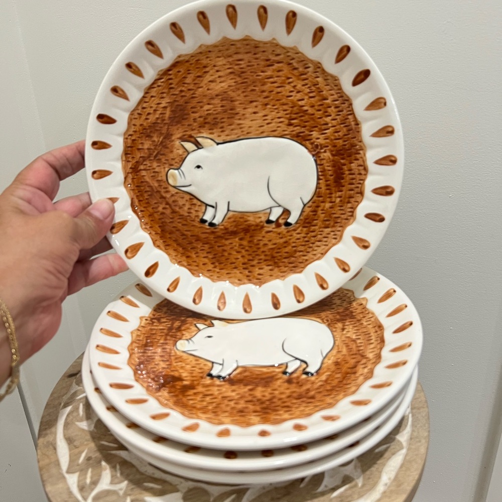 4 Towne Sigma Pig Decorative Plate